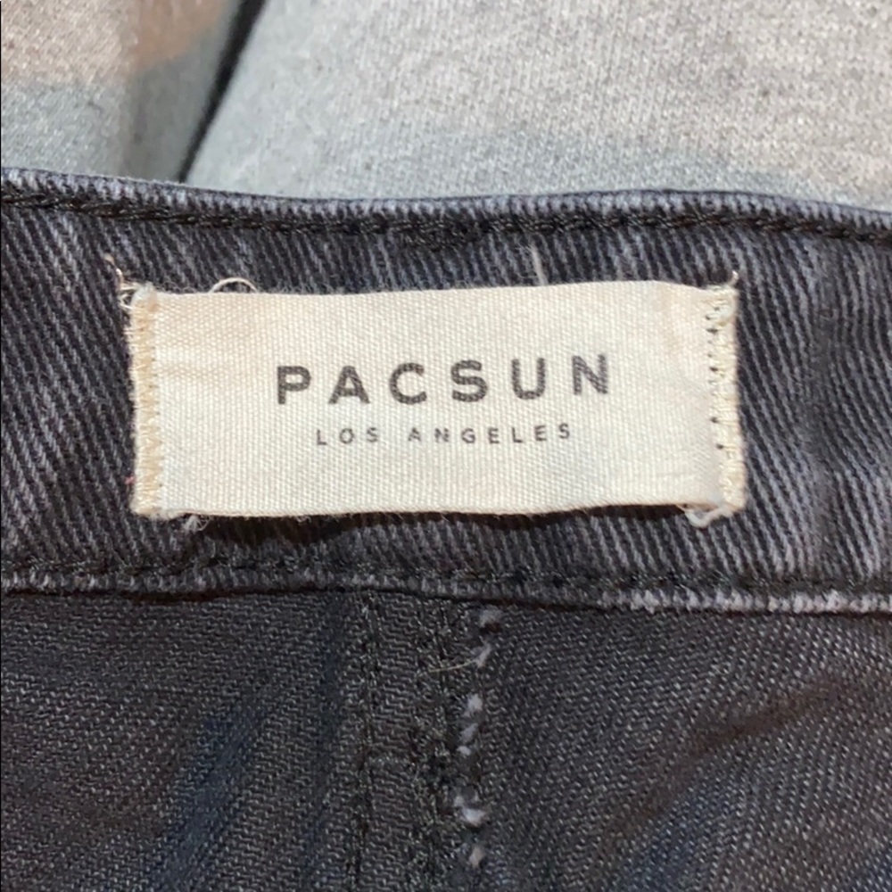 Black jean shorts - Picture 3 of 4